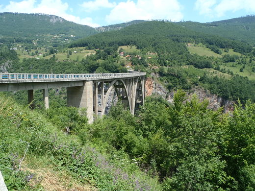 MONTE NEGRO